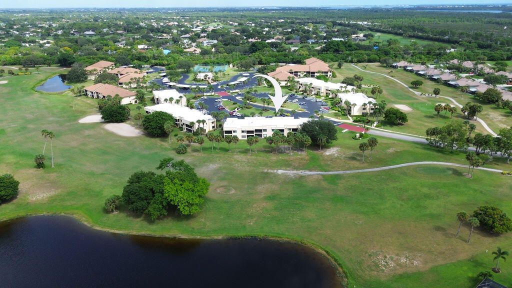 Под контрактом: $264,900 (2 спален, 2 ванн, 1020 Квадратных фут)