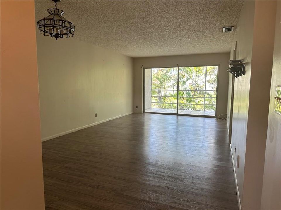 En Venta: $139,900 (2 camas, 2 baños, 1032 Pies cuadrados)