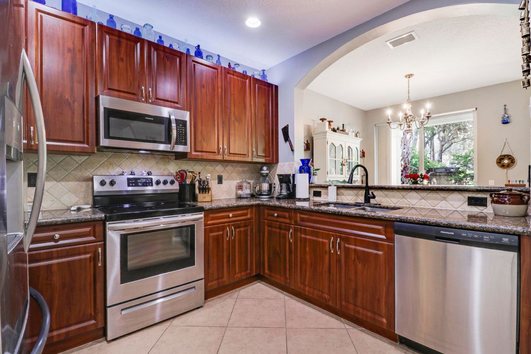 待售: $414,999 (3 贝兹, 2 浴室, 1939 平方英尺)