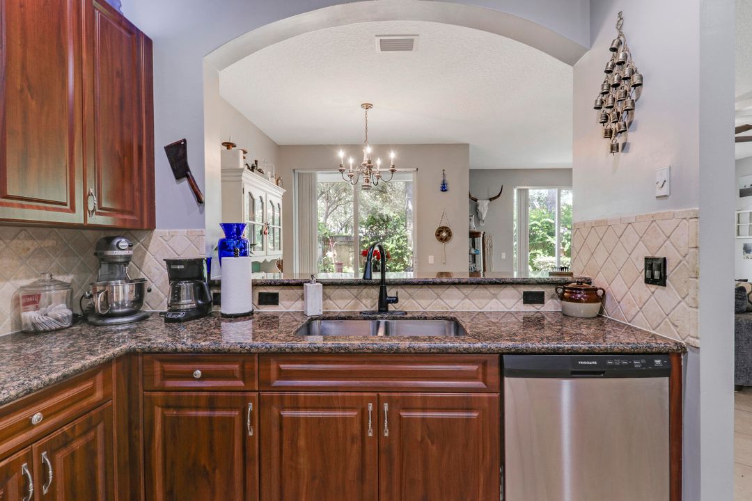 待售: $414,999 (3 贝兹, 2 浴室, 1939 平方英尺)