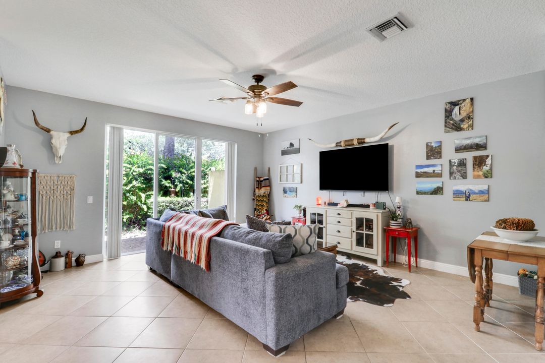 待售: $414,999 (3 贝兹, 2 浴室, 1939 平方英尺)