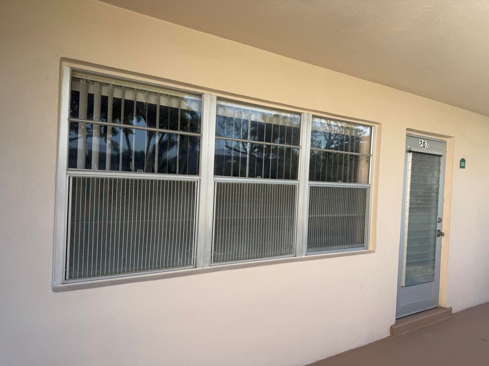 待售: $59,850 (1 贝兹, 1 浴室, 684 平方英尺)