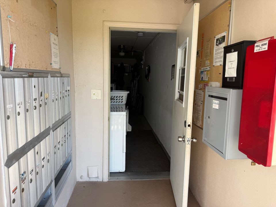 待售: $59,850 (1 贝兹, 1 浴室, 684 平方英尺)