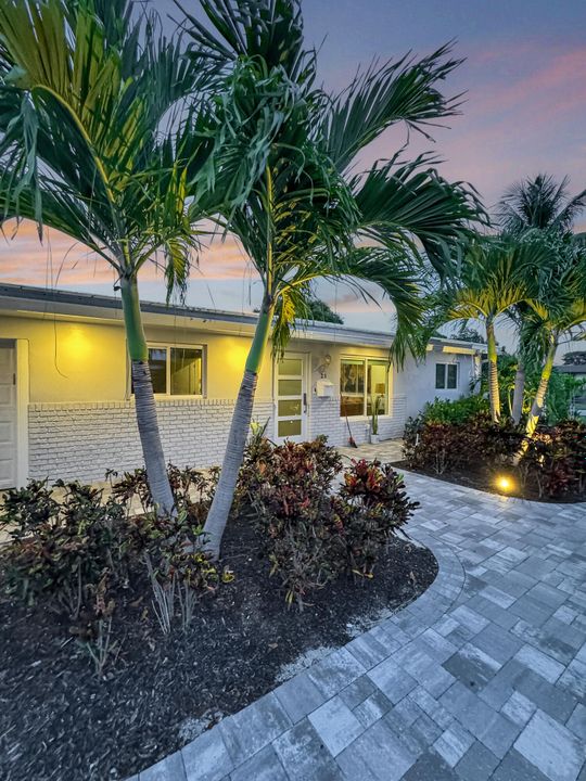 Active With Contract: $759,000 (4 beds, 2 baths, 1470 Square Feet)