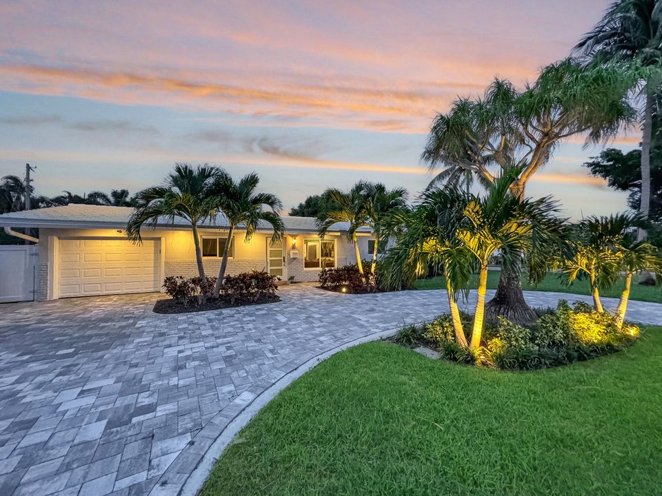 Active With Contract: $759,000 (4 beds, 2 baths, 1470 Square Feet)