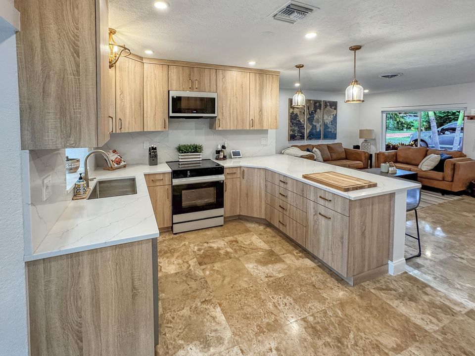 Active With Contract: $759,000 (4 beds, 2 baths, 1470 Square Feet)