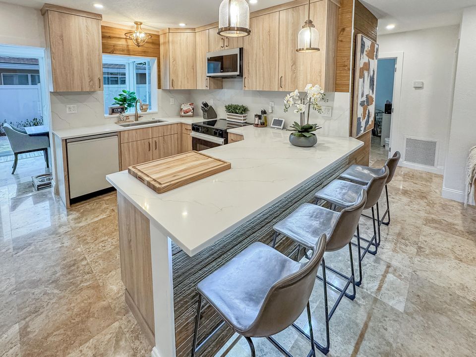 Active With Contract: $759,000 (4 beds, 2 baths, 1470 Square Feet)