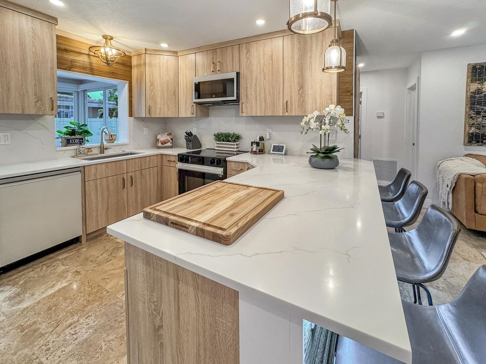 Active With Contract: $759,000 (4 beds, 2 baths, 1470 Square Feet)