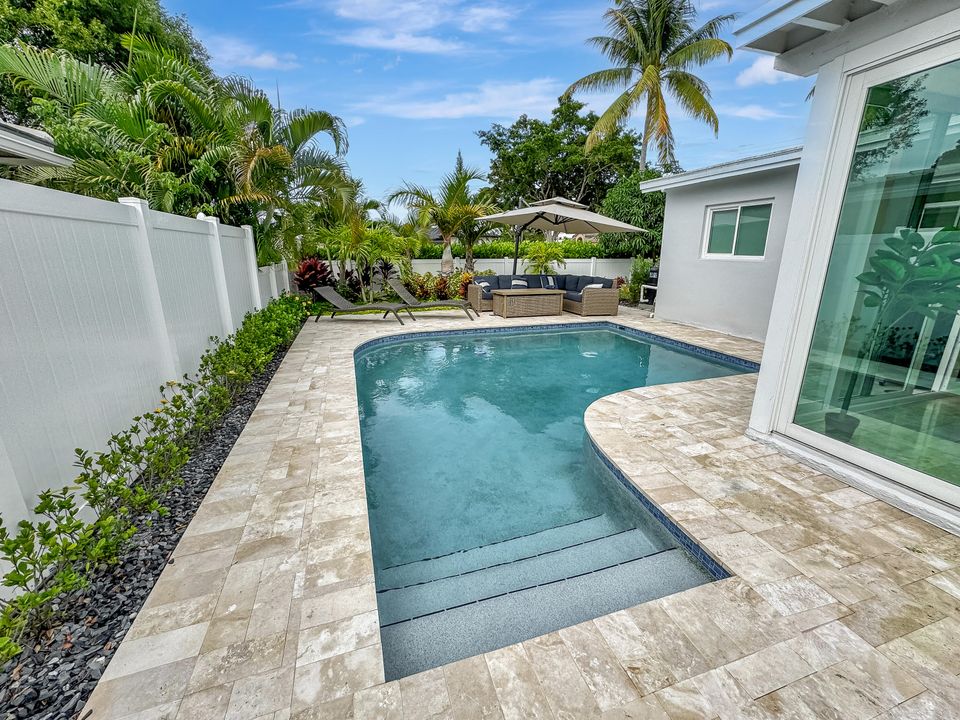 Active With Contract: $759,000 (4 beds, 2 baths, 1470 Square Feet)