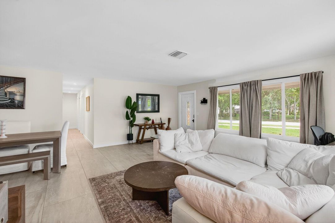 Active With Contract: $575,000 (3 beds, 2 baths, 1925 Square Feet)