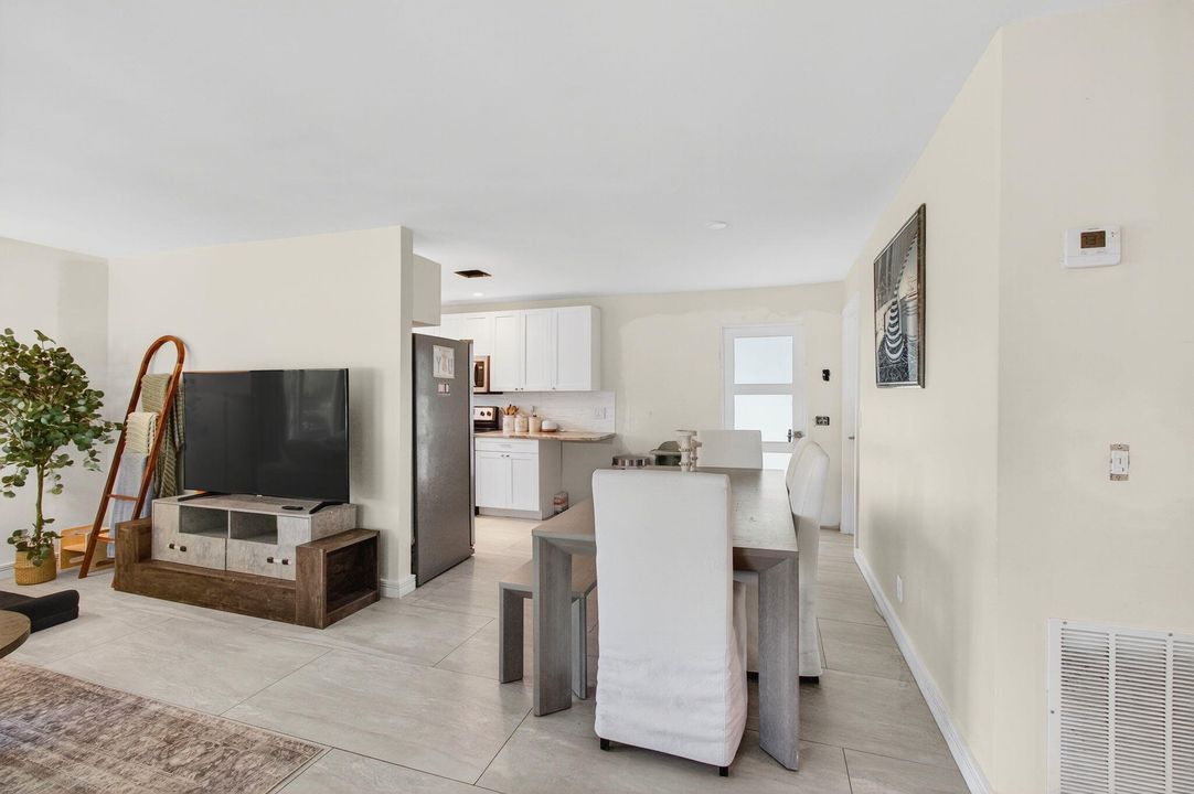 Active With Contract: $575,000 (3 beds, 2 baths, 1925 Square Feet)