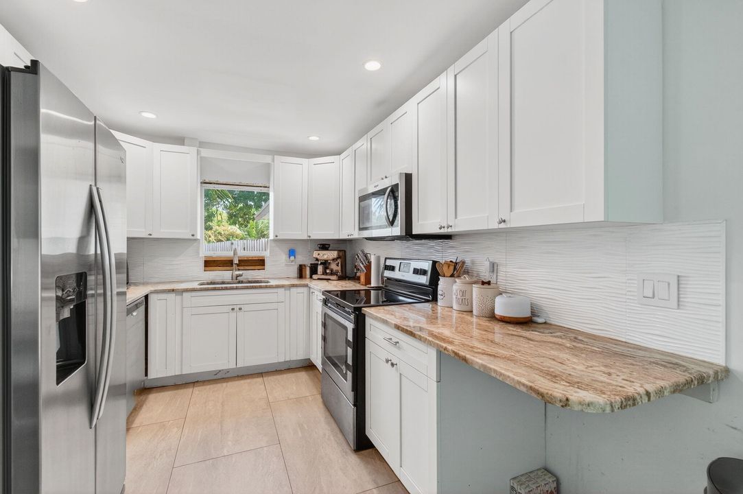 Active With Contract: $575,000 (3 beds, 2 baths, 1925 Square Feet)