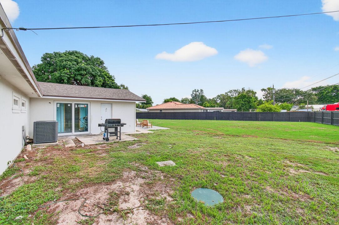 Active With Contract: $575,000 (3 beds, 2 baths, 1925 Square Feet)