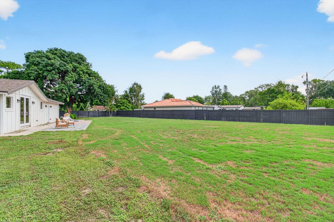 Active With Contract: $575,000 (3 beds, 2 baths, 1925 Square Feet)