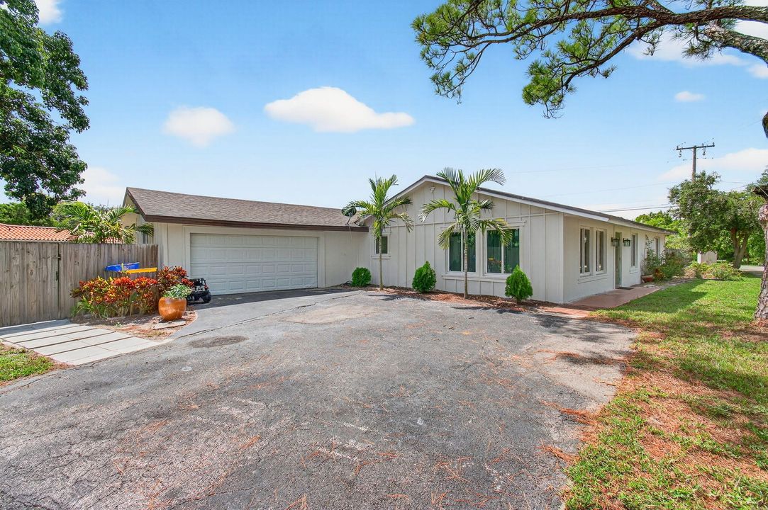 Active With Contract: $575,000 (3 beds, 2 baths, 1925 Square Feet)