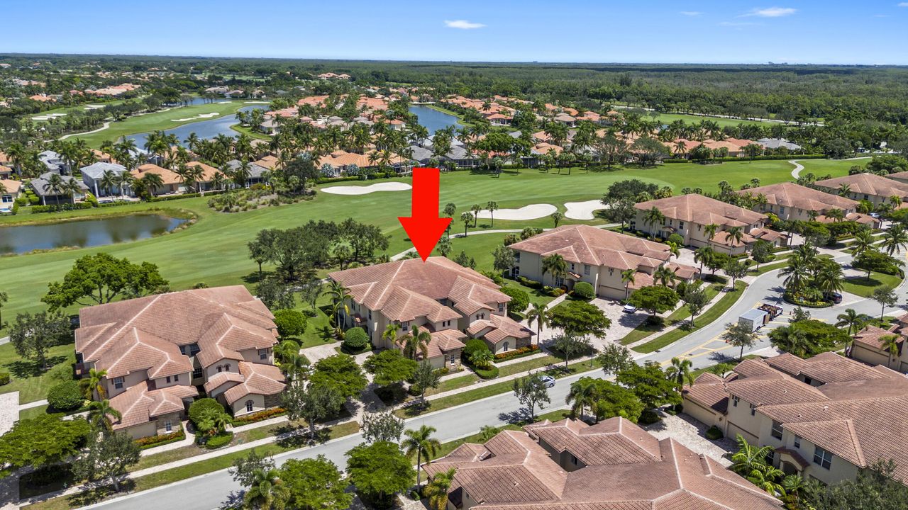 合同活跃: $599,000 (2 贝兹, 2 浴室, 2327 平方英尺)