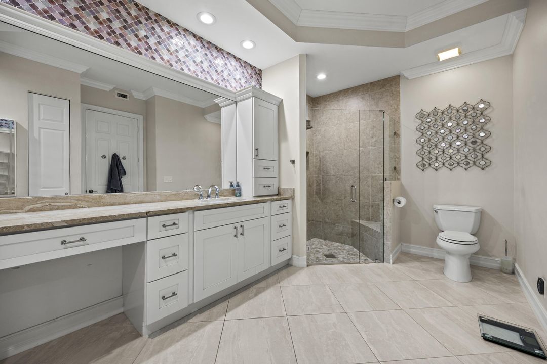 合同活跃: $599,000 (2 贝兹, 2 浴室, 2327 平方英尺)