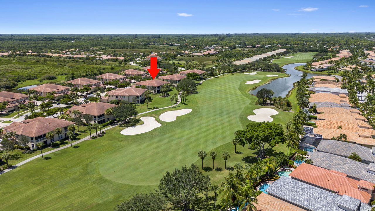 合同活跃: $599,000 (2 贝兹, 2 浴室, 2327 平方英尺)