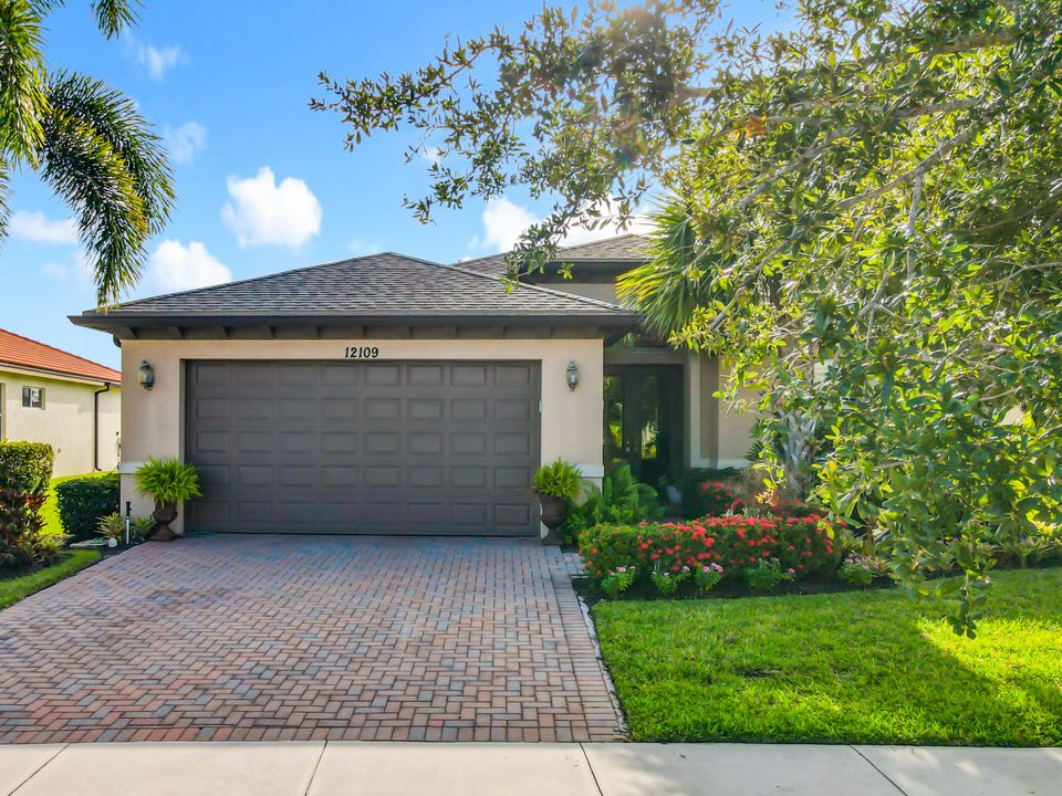 For Sale: $499,900 (3 beds, 3 baths, 1982 Square Feet)