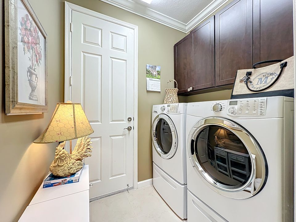 For Sale: $499,900 (3 beds, 3 baths, 1982 Square Feet)