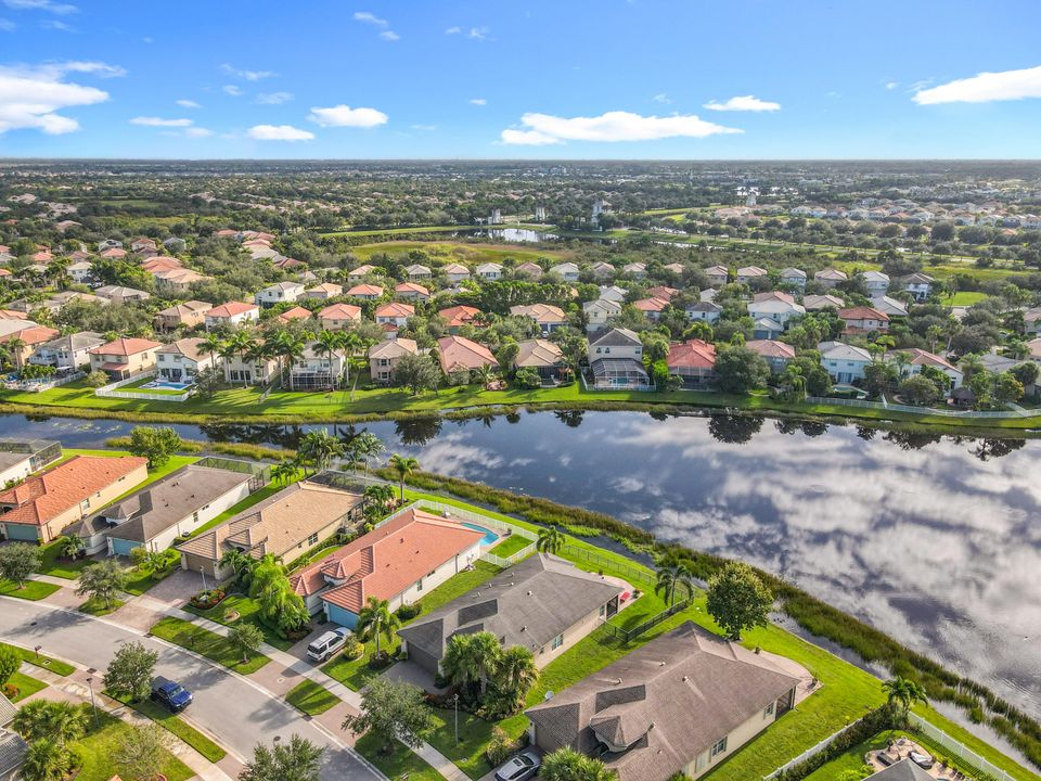 For Sale: $499,900 (3 beds, 3 baths, 1982 Square Feet)