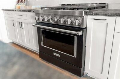 На продажу: $2,850,000 (3 спален, 3 ванн, 2820 Квадратных фут)