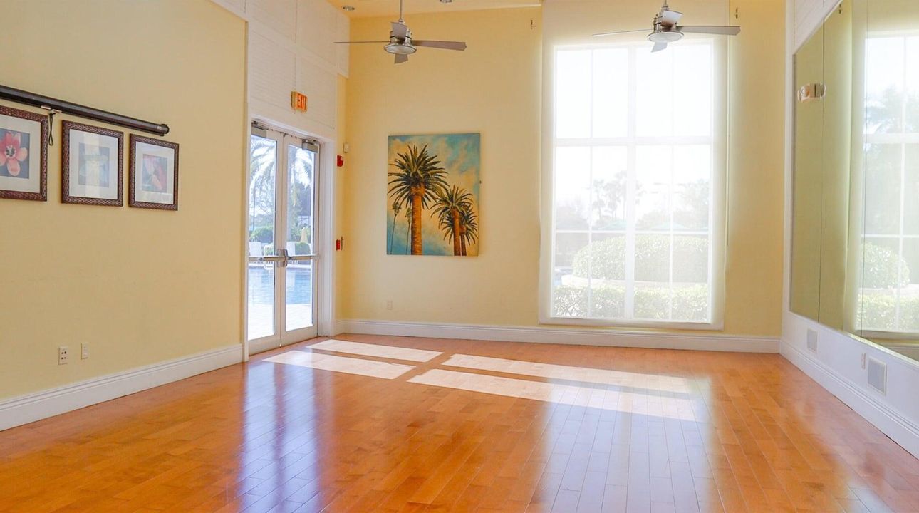 For Sale: $499,900 (3 beds, 3 baths, 1982 Square Feet)