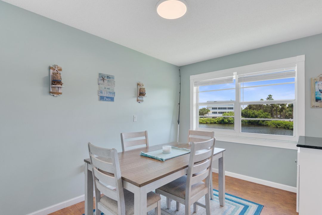 待售: $199,000 (2 贝兹, 2 浴室, 1000 平方英尺)