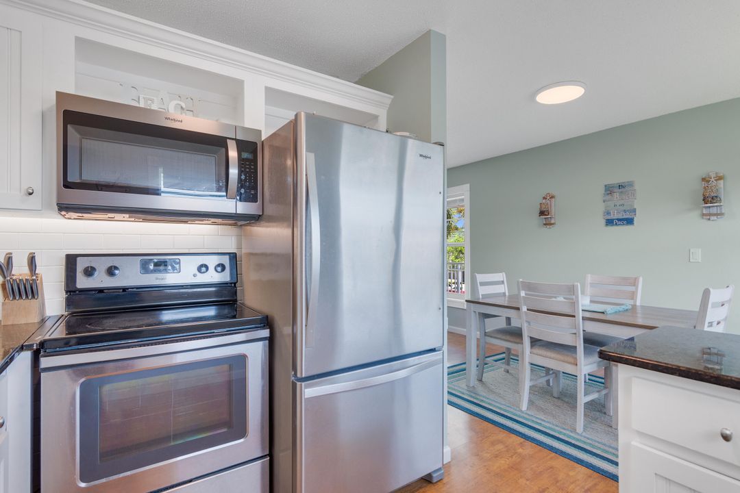 待售: $199,000 (2 贝兹, 2 浴室, 1000 平方英尺)