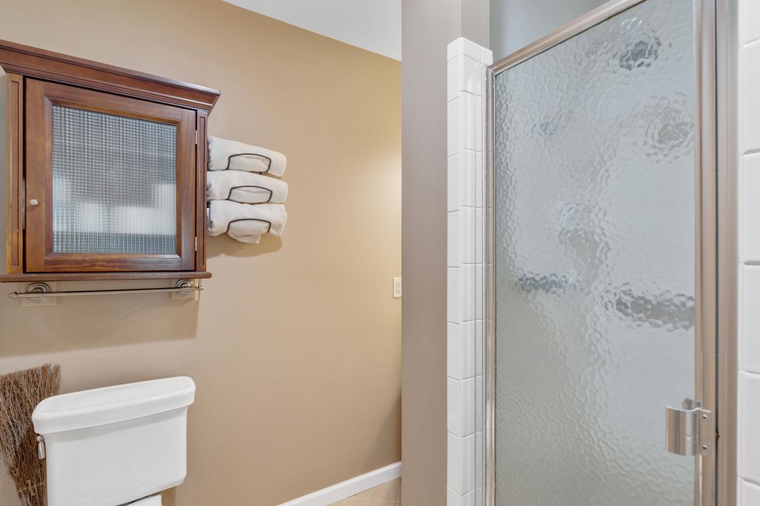 待售: $199,000 (2 贝兹, 2 浴室, 1000 平方英尺)