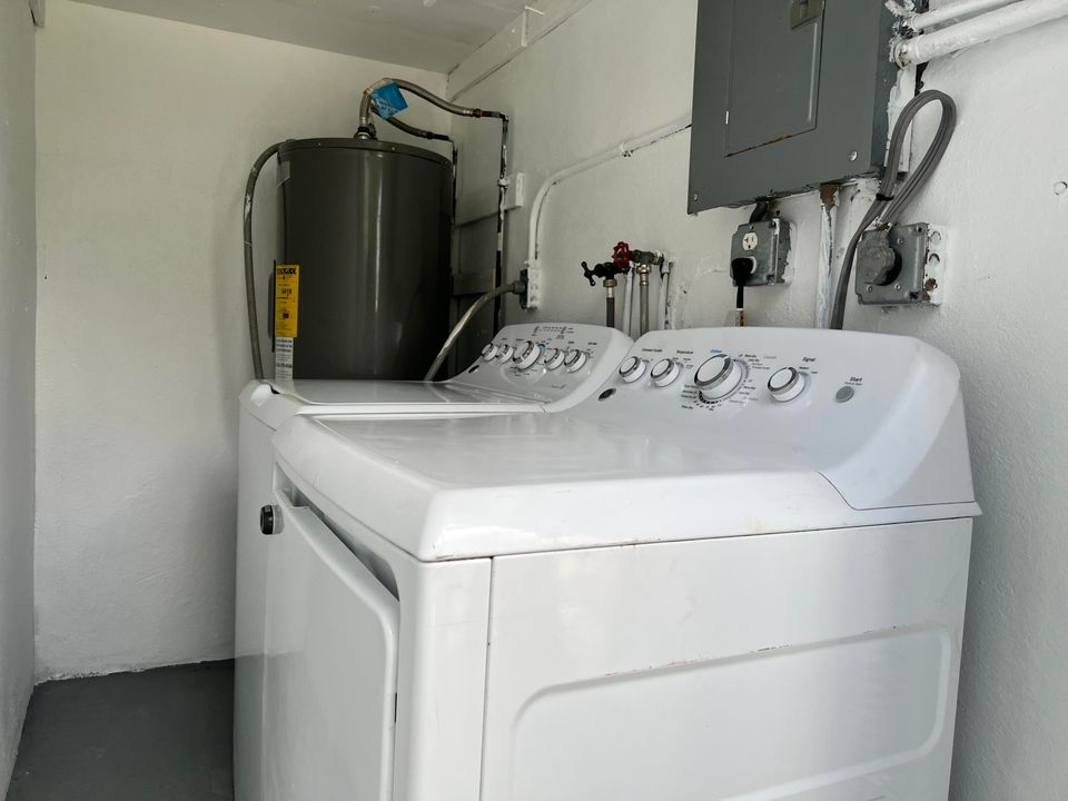 На продажу: $344,000 (3 спален, 1 ванн, 1010 Квадратных фут)