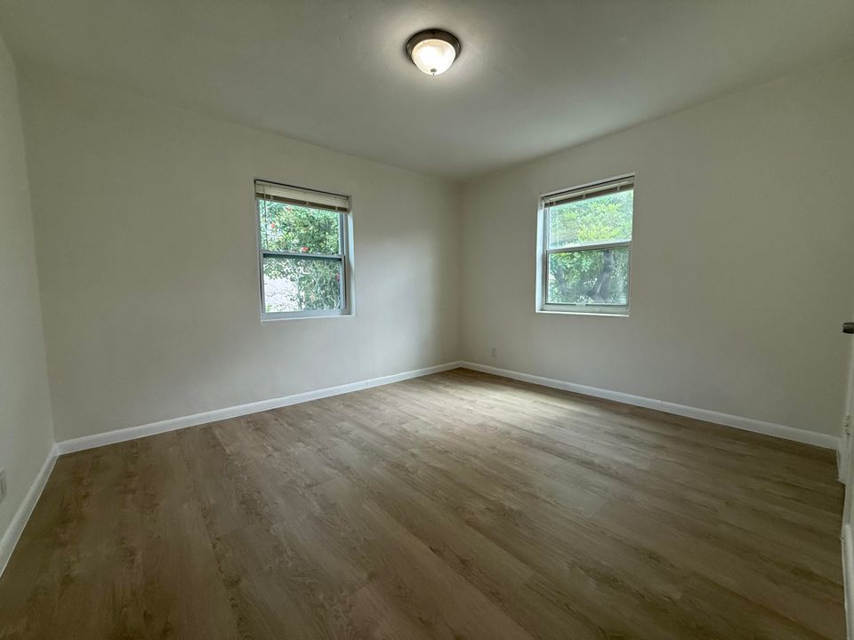 На продажу: $344,000 (3 спален, 1 ванн, 1010 Квадратных фут)