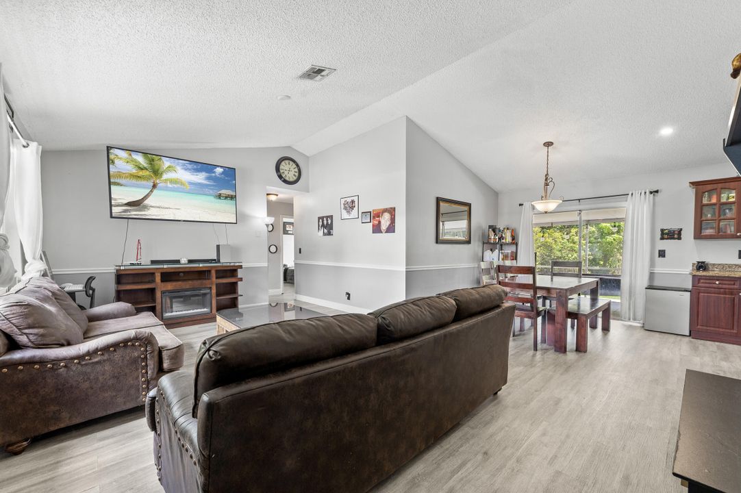 For Sale: $618,000 (4 beds, 2 baths, 1344 Square Feet)