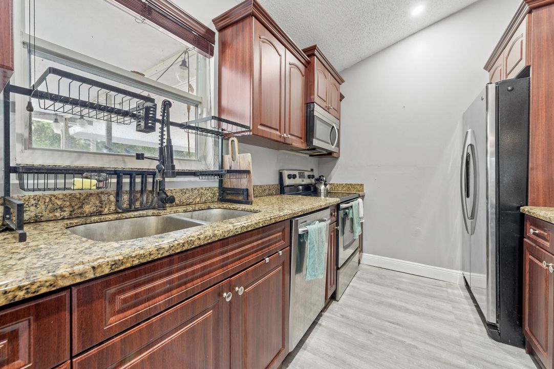 For Sale: $618,000 (4 beds, 2 baths, 1344 Square Feet)