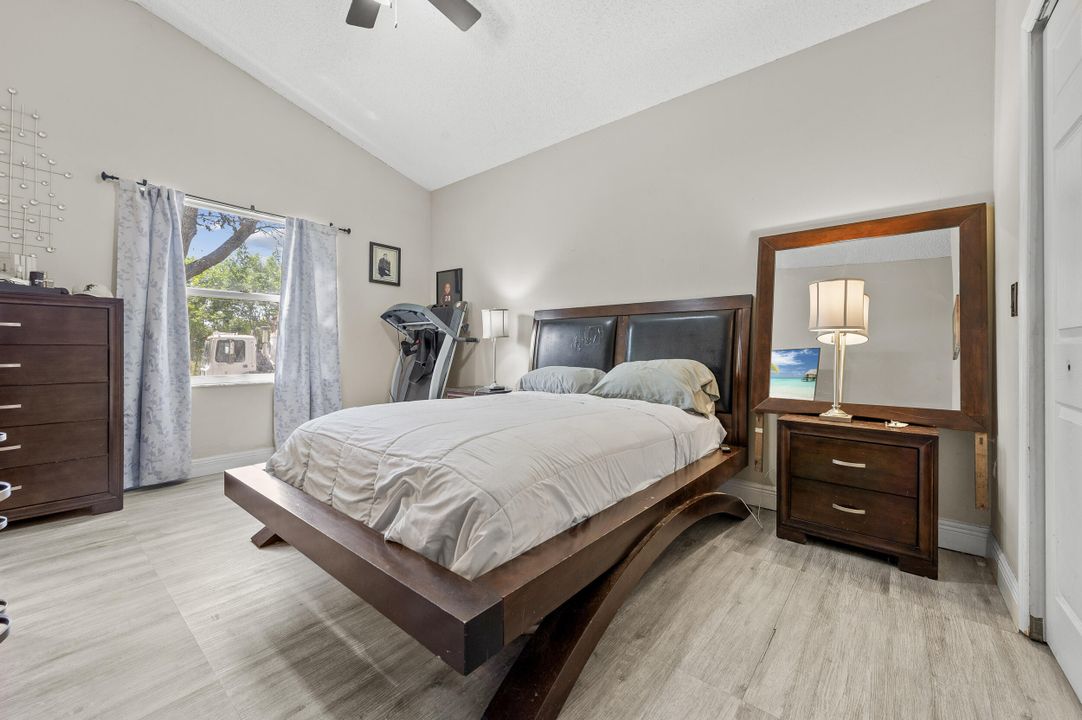 For Sale: $618,000 (4 beds, 2 baths, 1344 Square Feet)