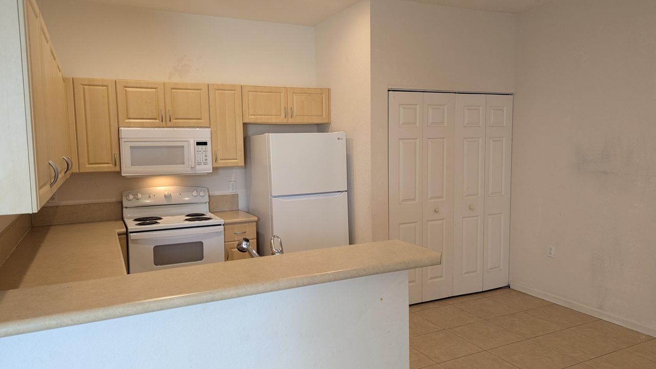 В аренду: $2,150 (3 спален, 2 ванн, 1464 Квадратных фут)