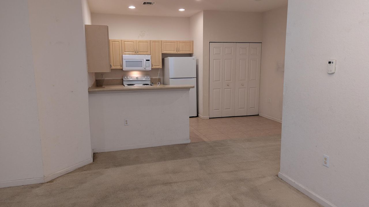 В аренду: $2,150 (3 спален, 2 ванн, 1464 Квадратных фут)