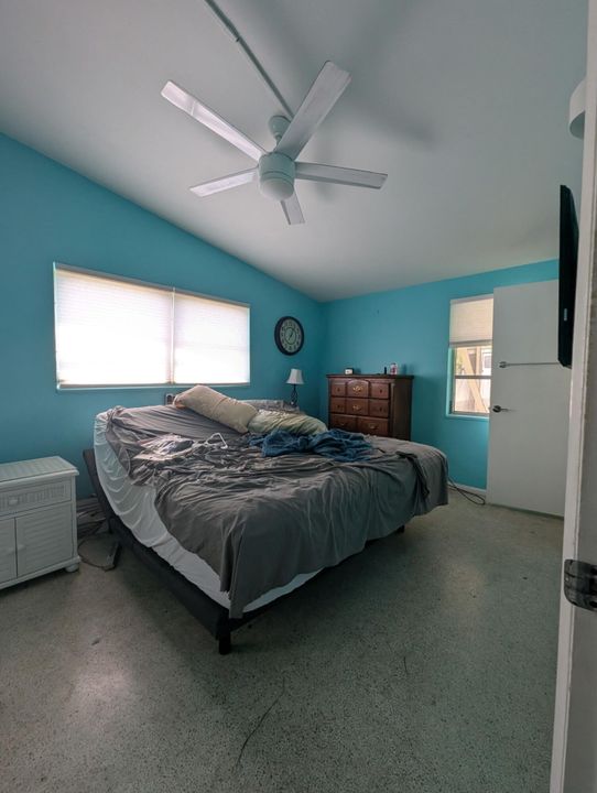 Active With Contract: $195,000 (2 beds, 2 baths, 1169 Square Feet)