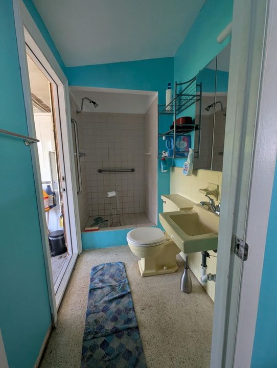 Active With Contract: $195,000 (2 beds, 2 baths, 1169 Square Feet)