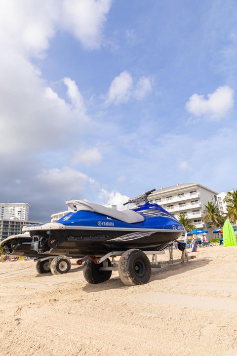 Под контрактом: $520,000 (3 спален, 2 ванн, 1020 Квадратных фут)