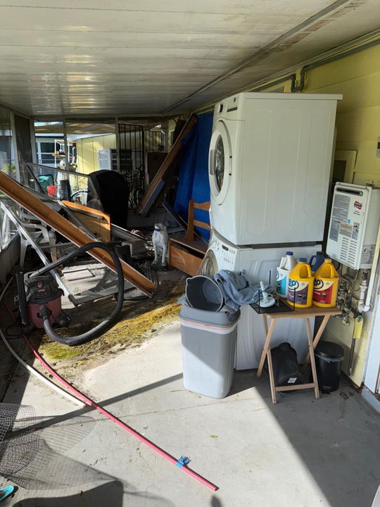 Active With Contract: $195,000 (2 beds, 2 baths, 1169 Square Feet)