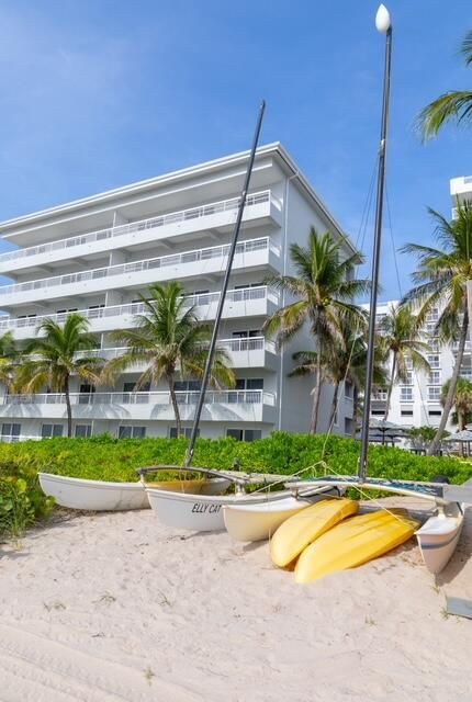 Под контрактом: $520,000 (3 спален, 2 ванн, 1020 Квадратных фут)