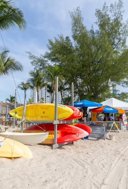 Под контрактом: $520,000 (3 спален, 2 ванн, 1020 Квадратных фут)