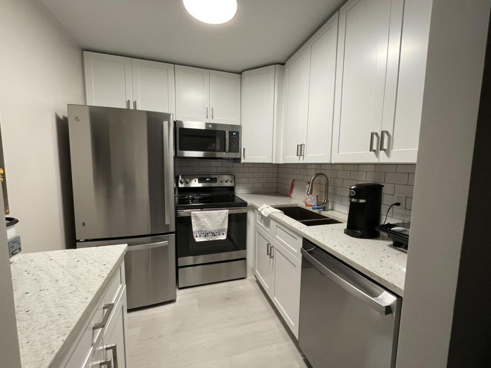 Recently Rented: $1,625 (1 beds, 1 baths, 558 Square Feet)