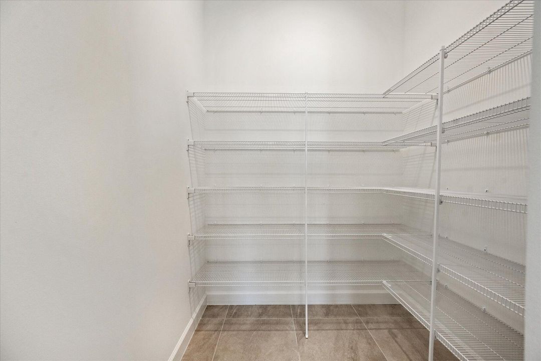 En Renta: $4,500 (5 camas, 3 baños, 3252 Pies cuadrados)