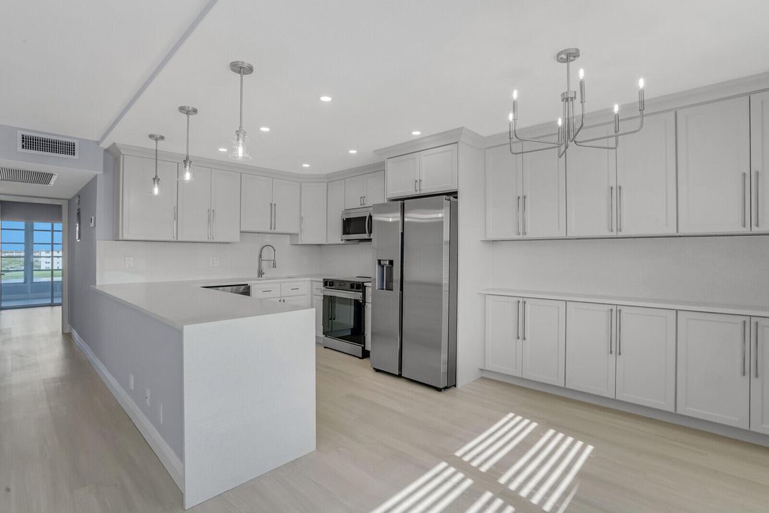 Recently Sold: $254,000 (2 beds, 2 baths, 945 Square Feet)