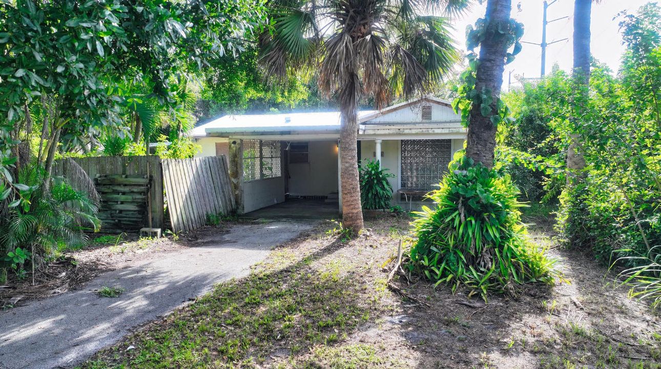 Recently Sold: $235,000 (2 beds, 2 baths, 1025 Square Feet)