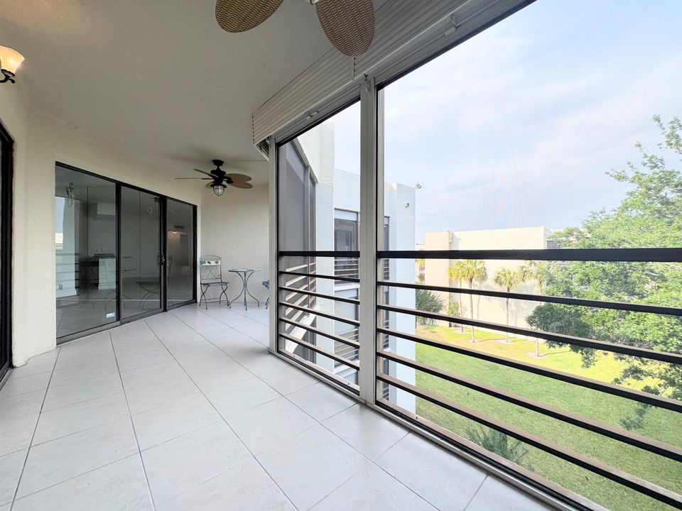 Под контрактом: $275,000 (2 спален, 2 ванн, 1254 Квадратных фут)