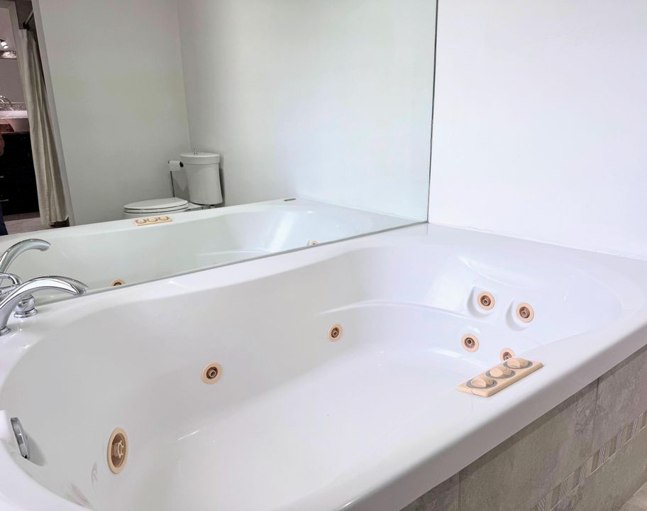 Под контрактом: $275,000 (2 спален, 2 ванн, 1254 Квадратных фут)