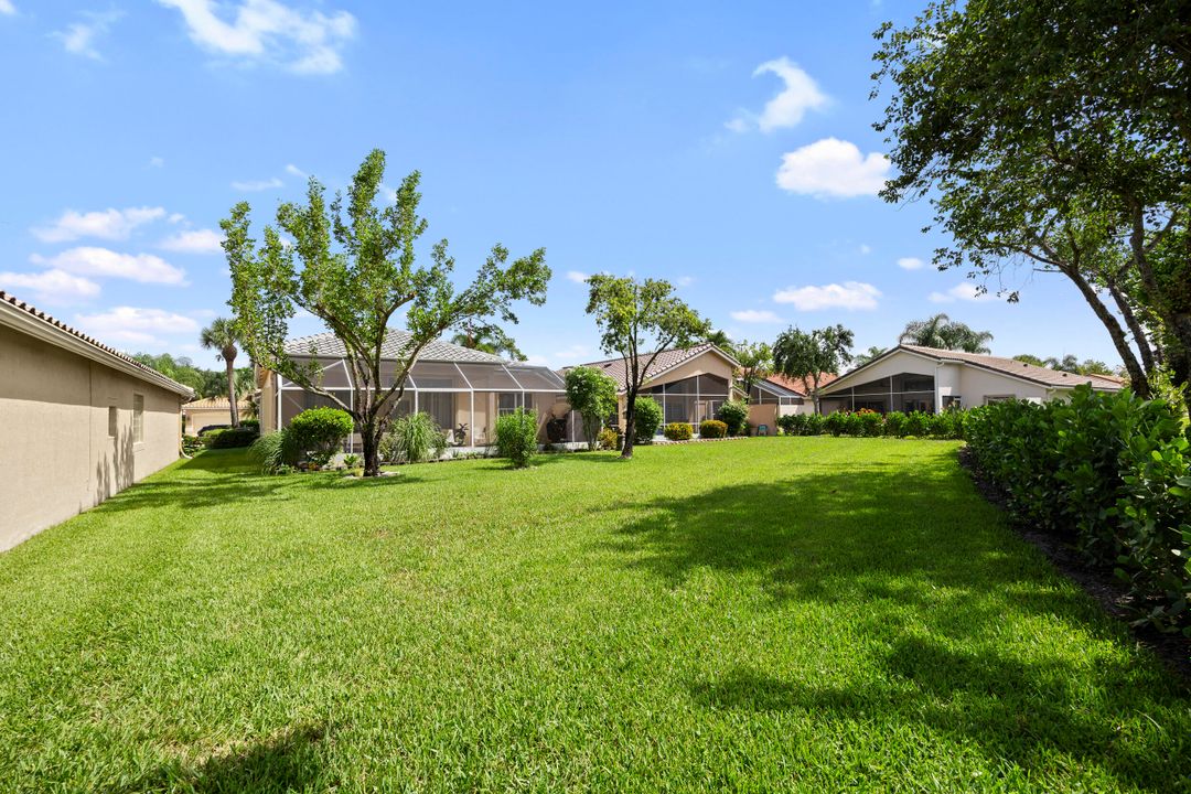 合同活跃: $7,250 (3 贝兹, 2 浴室, 2098 平方英尺)